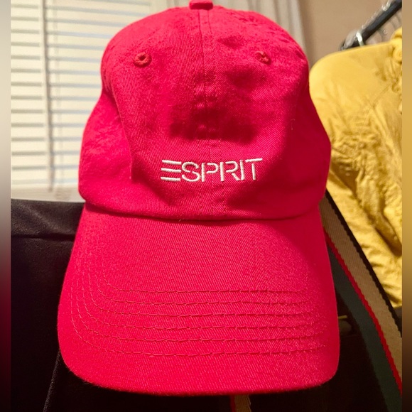 Esprit Hat in Classic Red - Picture 2 of 4